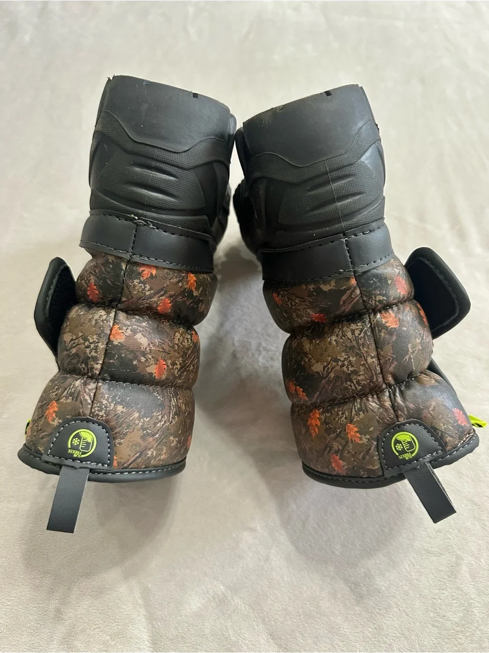 Kid's Western Chief Winter Snow Boots in Black and Brown Camo Print Size 13/1